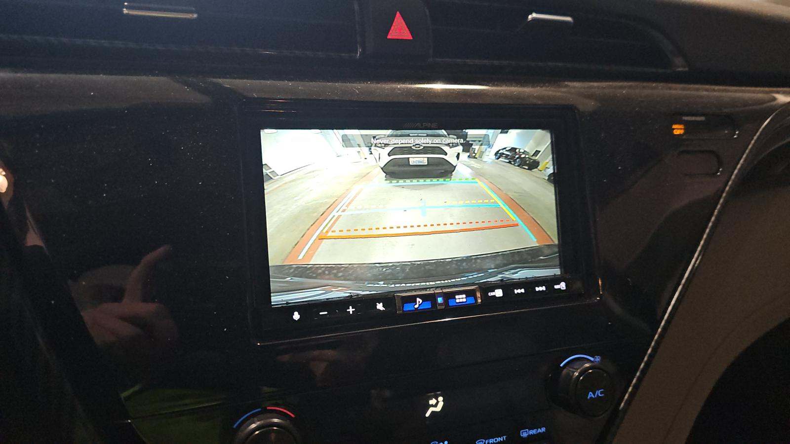 2019 Toyota Camry SE FWD