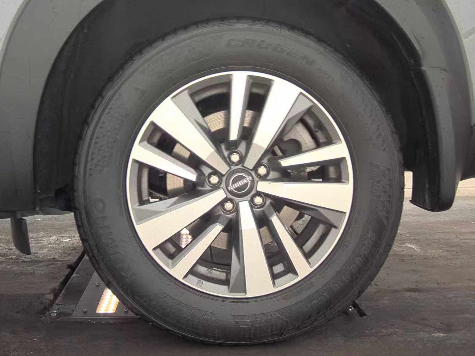 2025 Nissan Pathfinder SL AWD