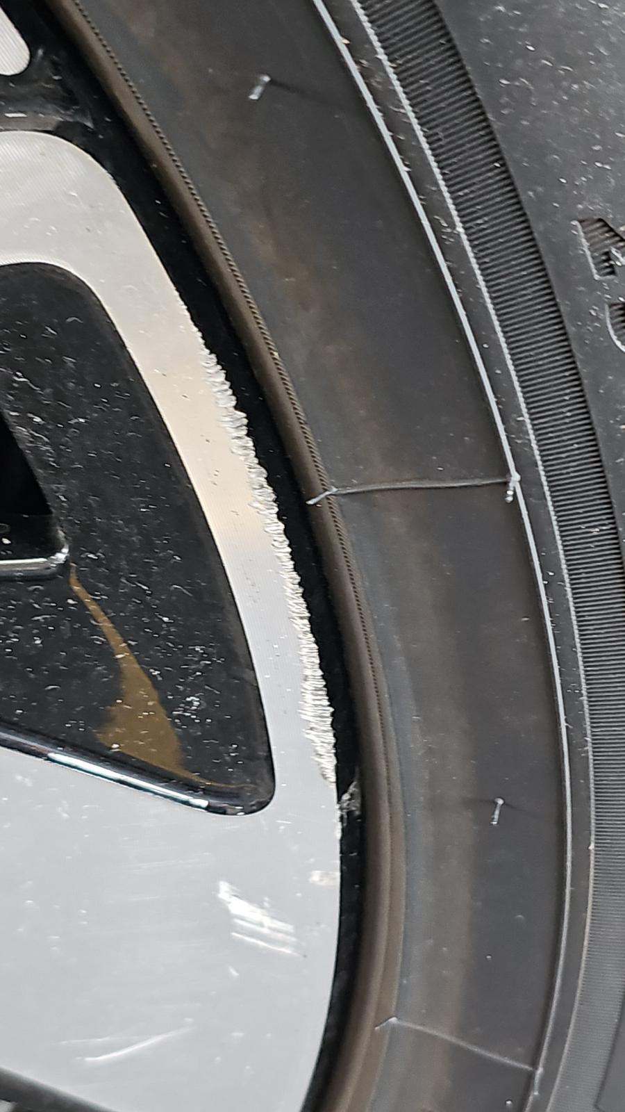 2025 Volkswagen Atlas 2.0T SE AWD