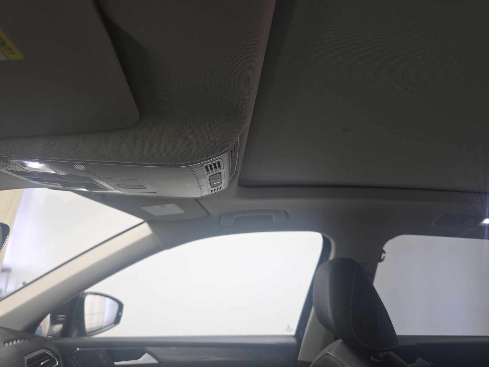 2022 Volkswagen Tiguan 2.0T SE FWD