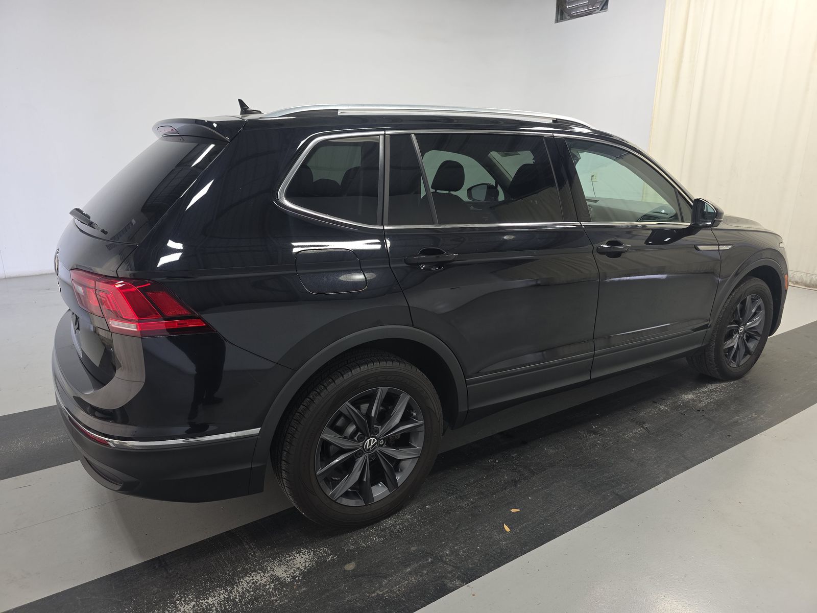 2022 Volkswagen Tiguan 2.0T SE FWD