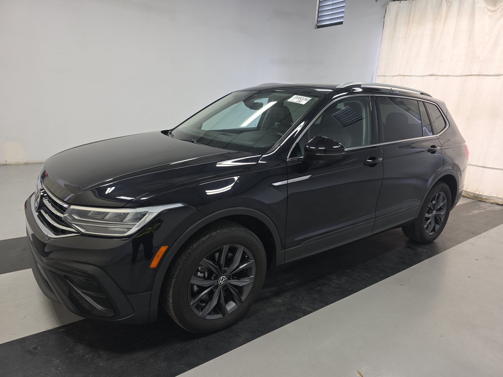 2022 Volkswagen Tiguan 2.0T SE FWD