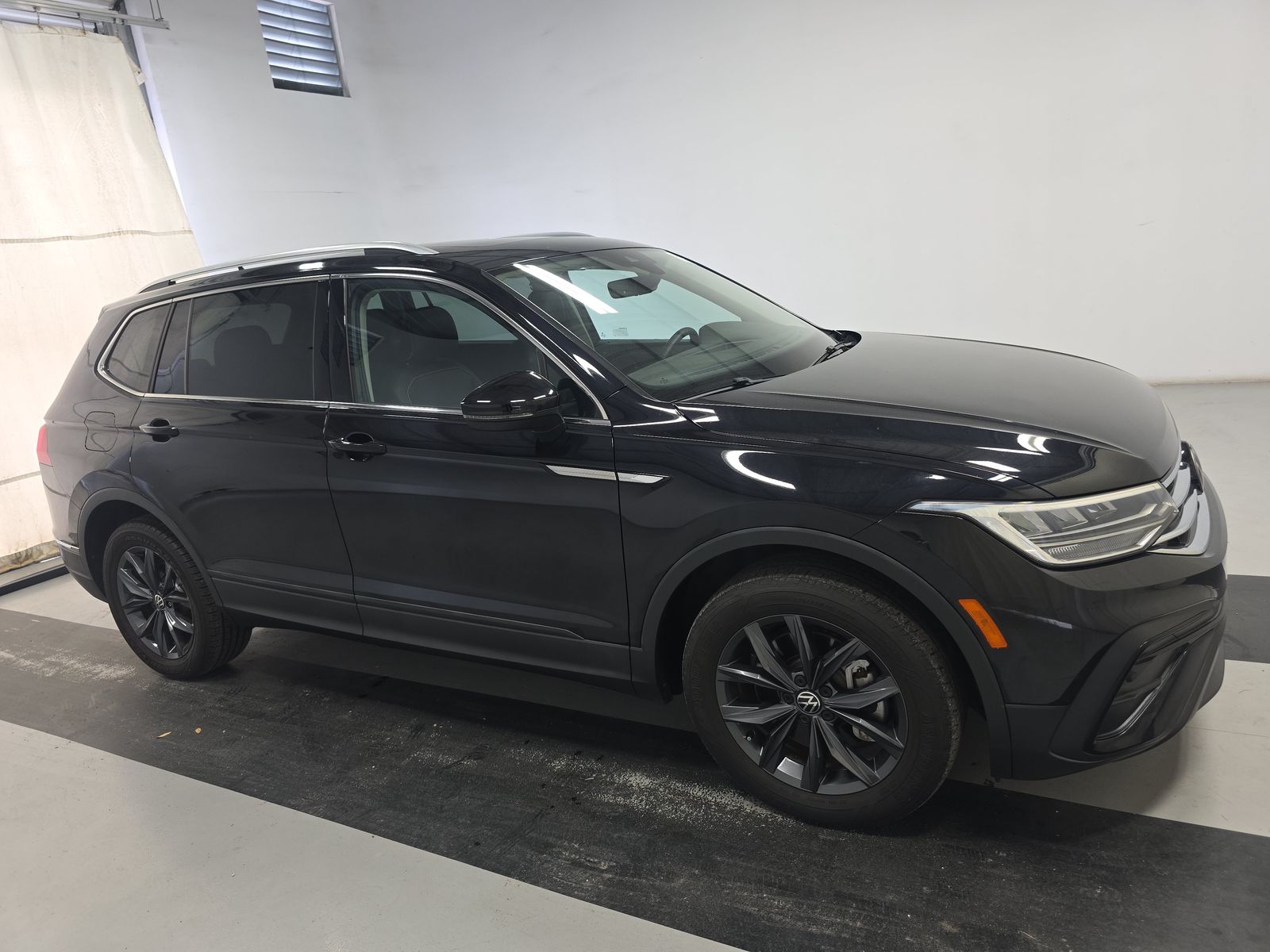 2022 Volkswagen Tiguan 2.0T SE FWD