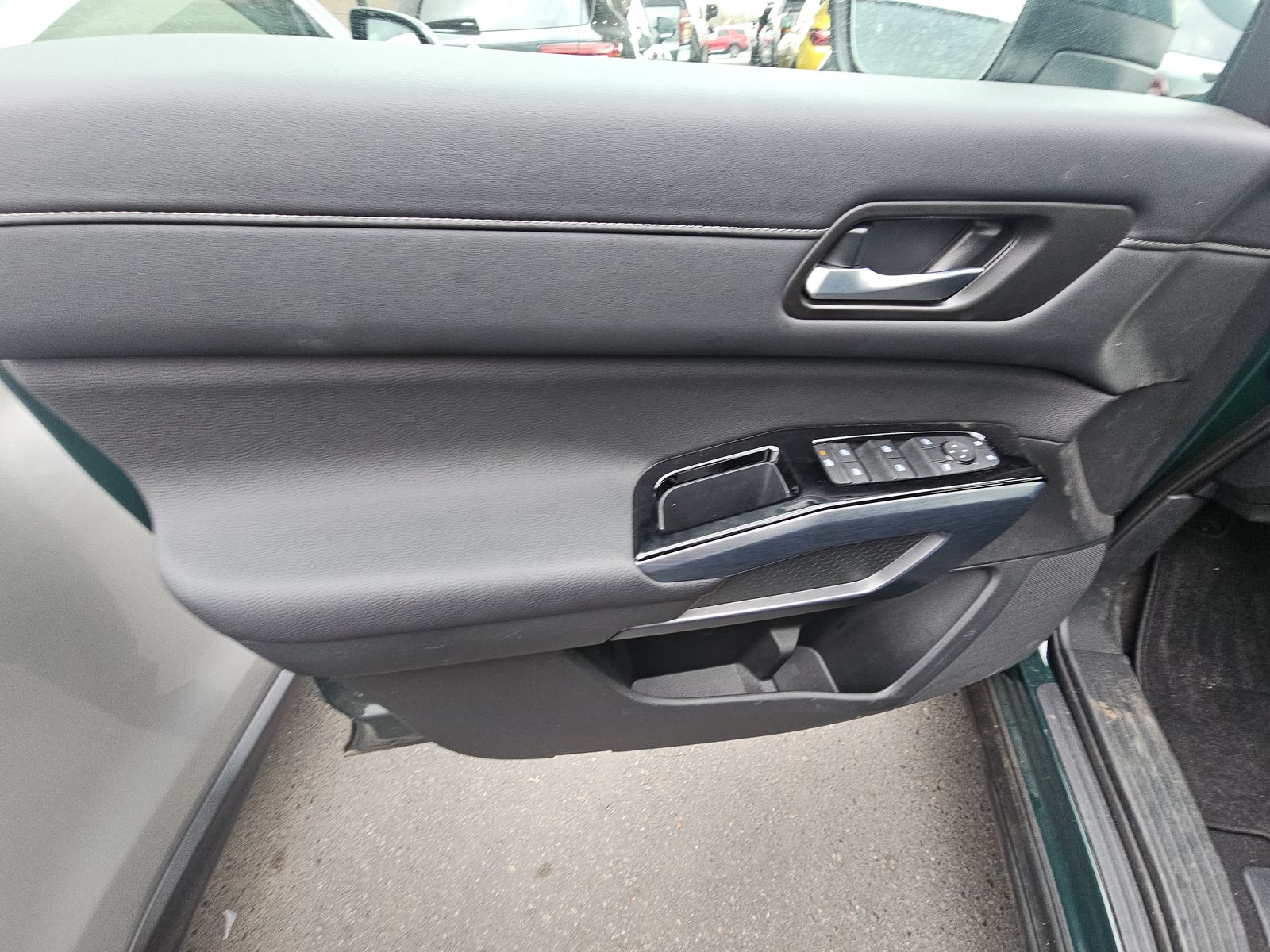 2025 Nissan Pathfinder SL FWD