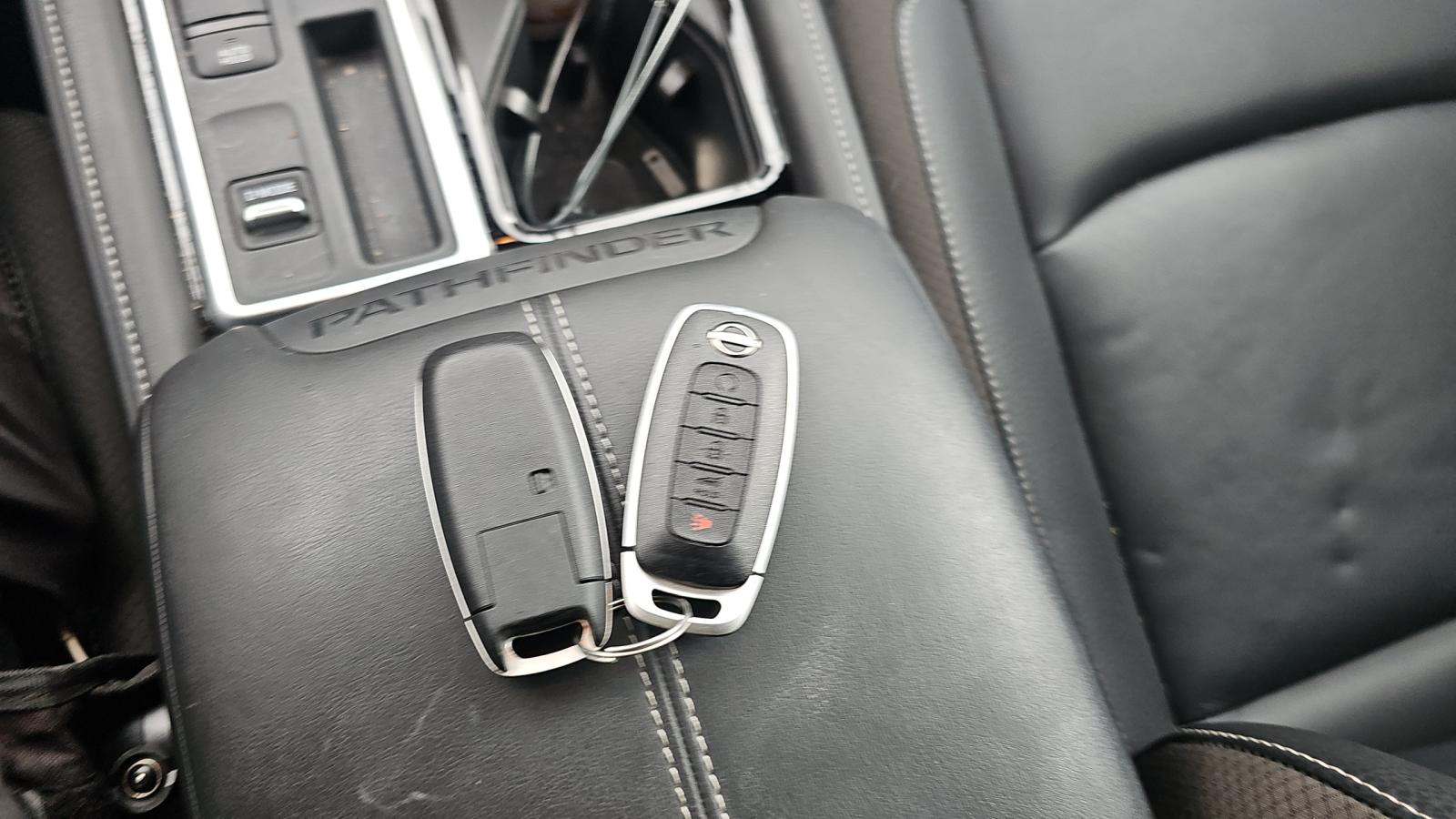 2025 Nissan Pathfinder SL FWD