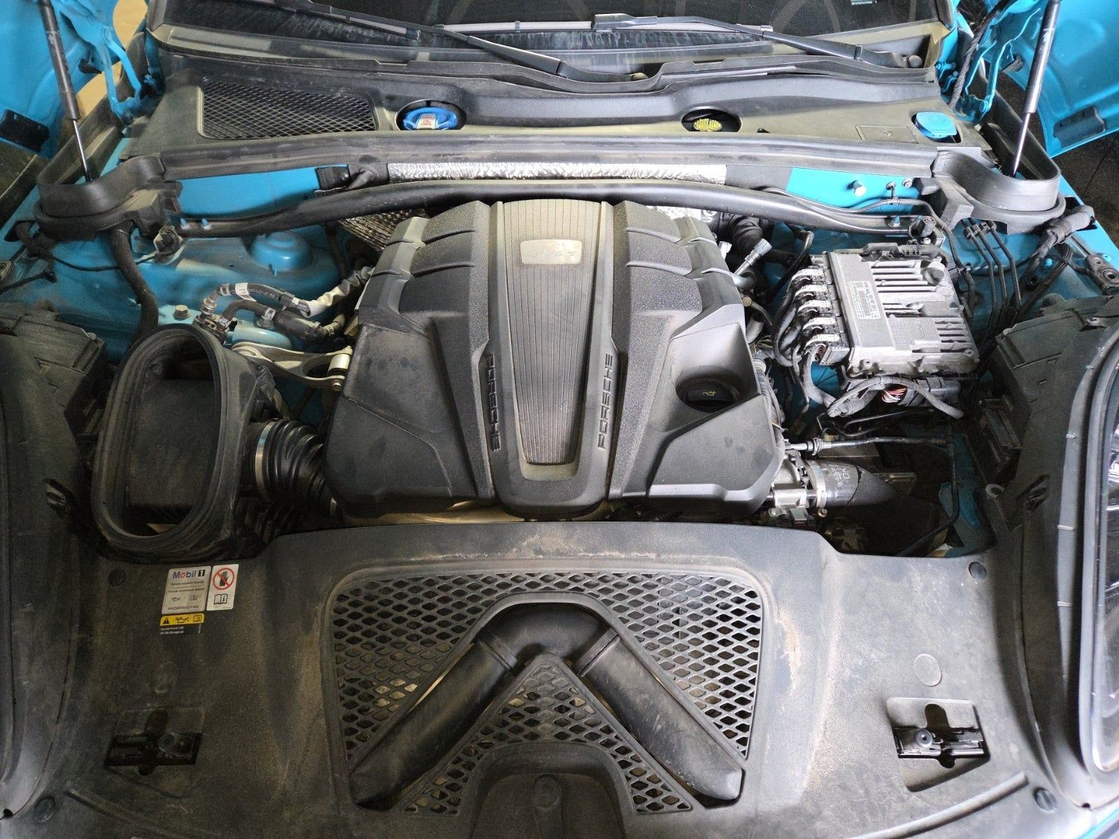 2022 Porsche Macan S AWD