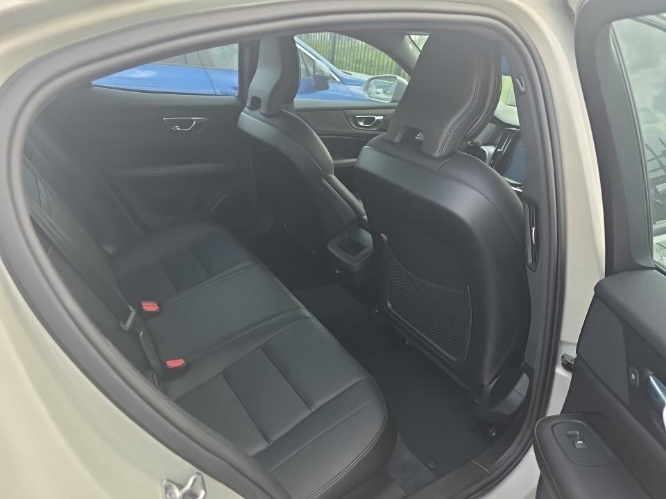 2020 Volvo S60 T5 Momentum FWD