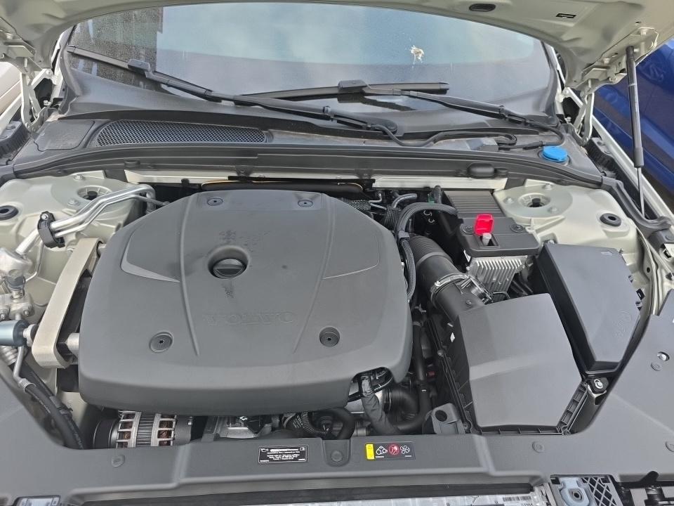 2020 Volvo S60 T5 Momentum FWD
