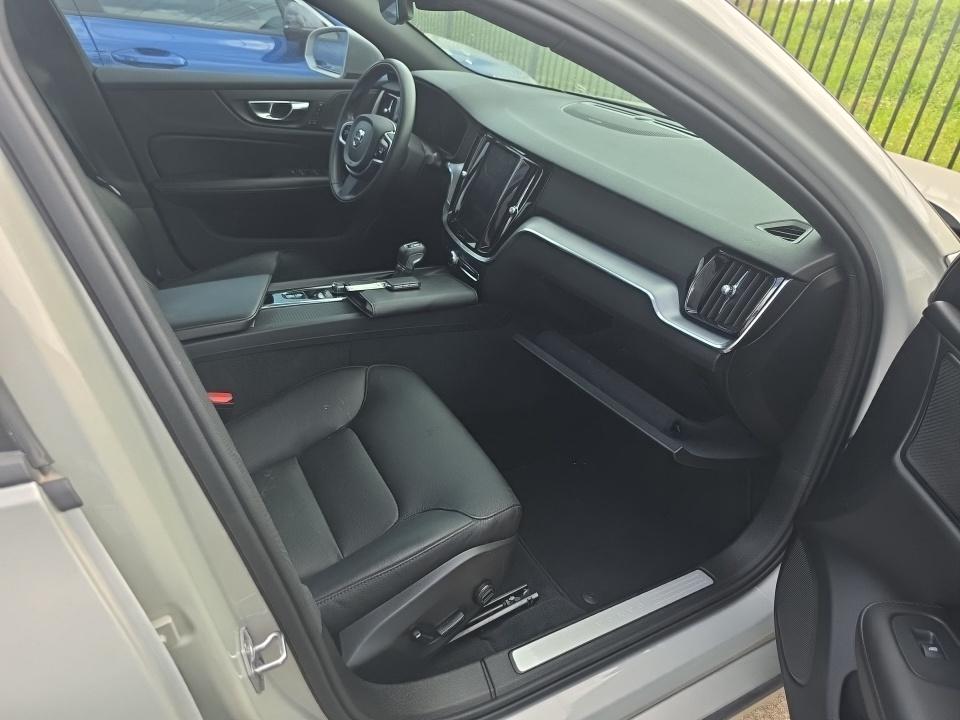 2020 Volvo S60 T5 Momentum FWD