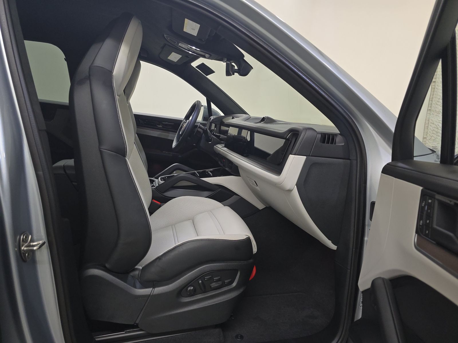 PORSCHE CAYENNE - 9