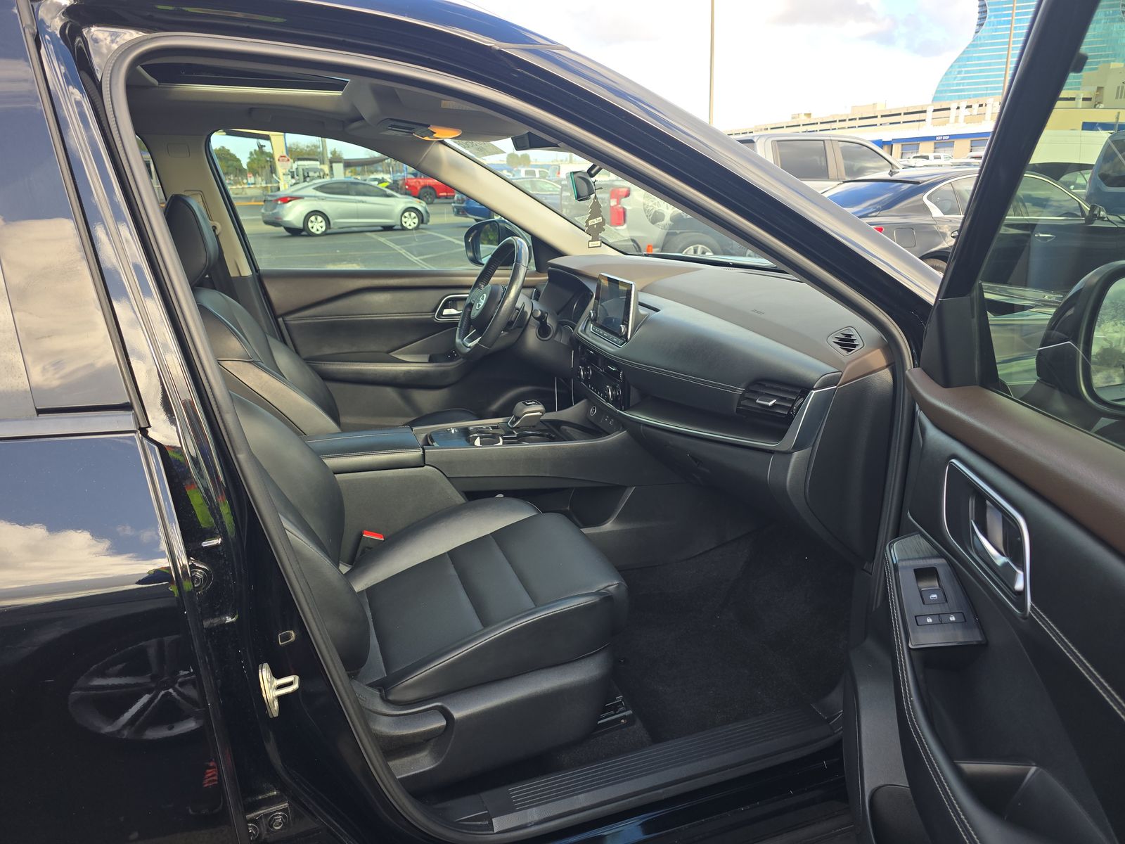 2021 Nissan Rogue SV FWD