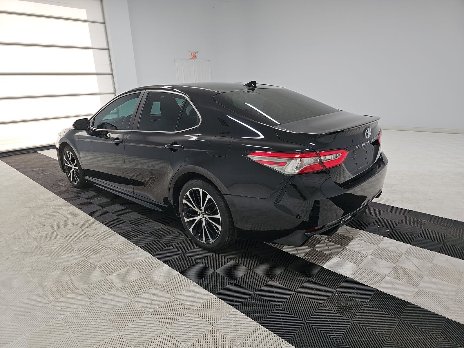2019 Toyota Camry SE FWD