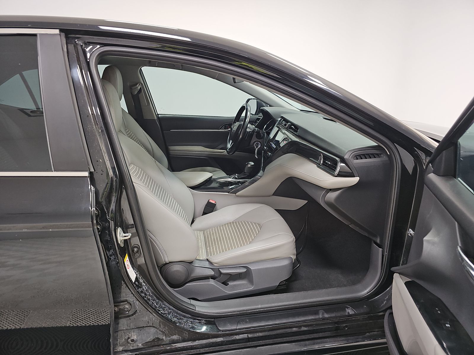 2019 Toyota Camry SE FWD