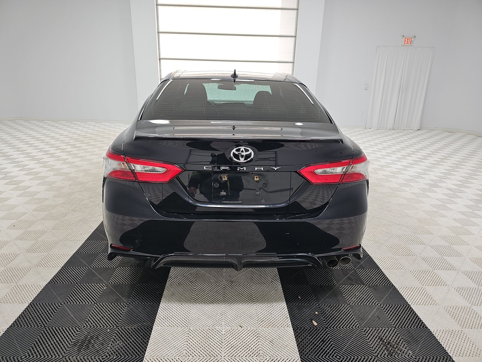 2019 Toyota Camry SE FWD
