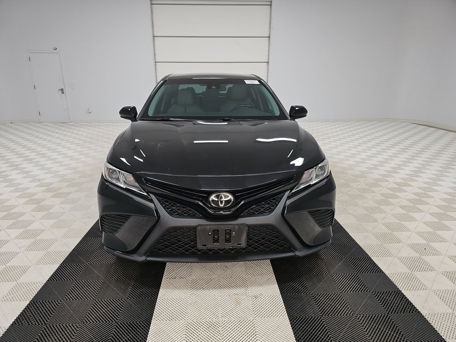 2019 Toyota Camry SE FWD