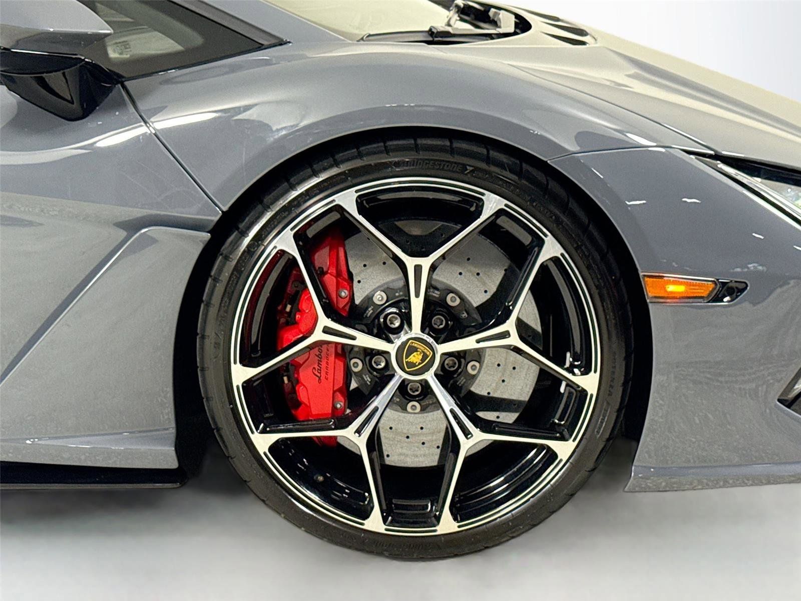 2024 Lamborghini Revuelto Base AWD