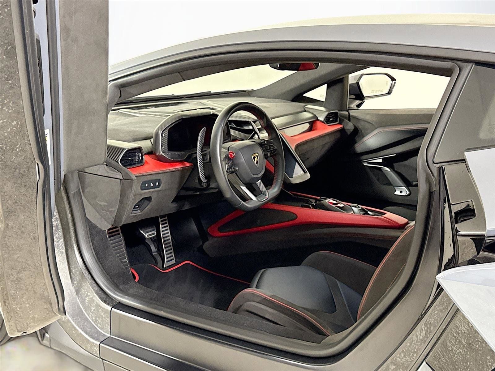 2024 Lamborghini Revuelto Base AWD