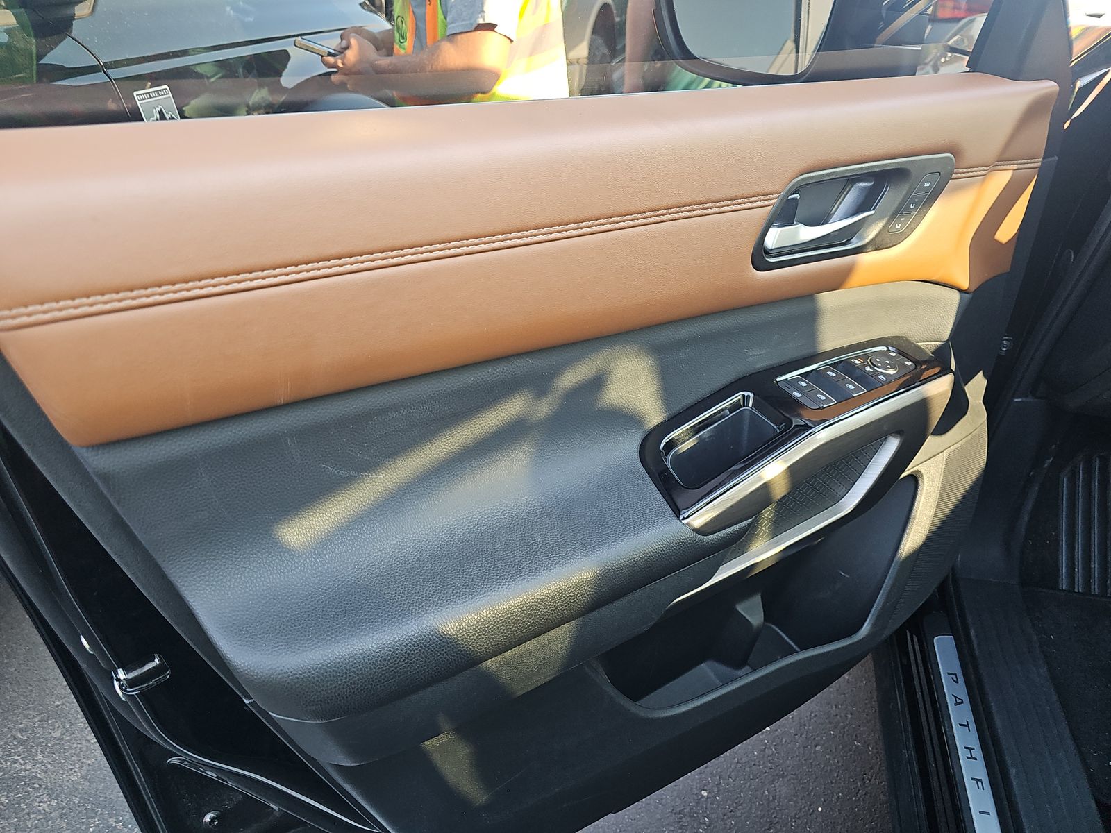 2025 Nissan Pathfinder Platinum FWD