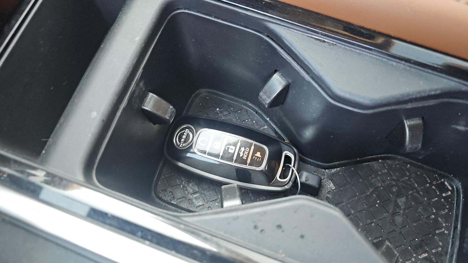 2025 Nissan Pathfinder Platinum FWD