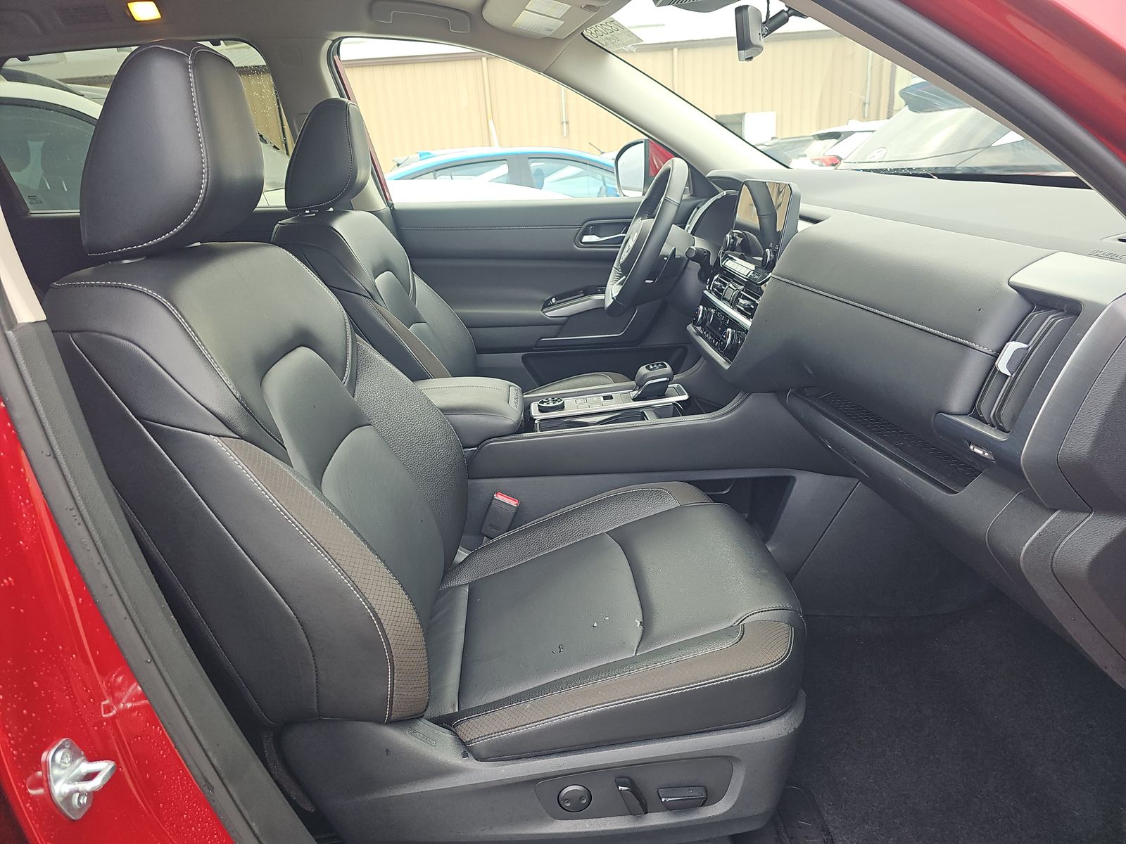 2025 Nissan Pathfinder SL AWD