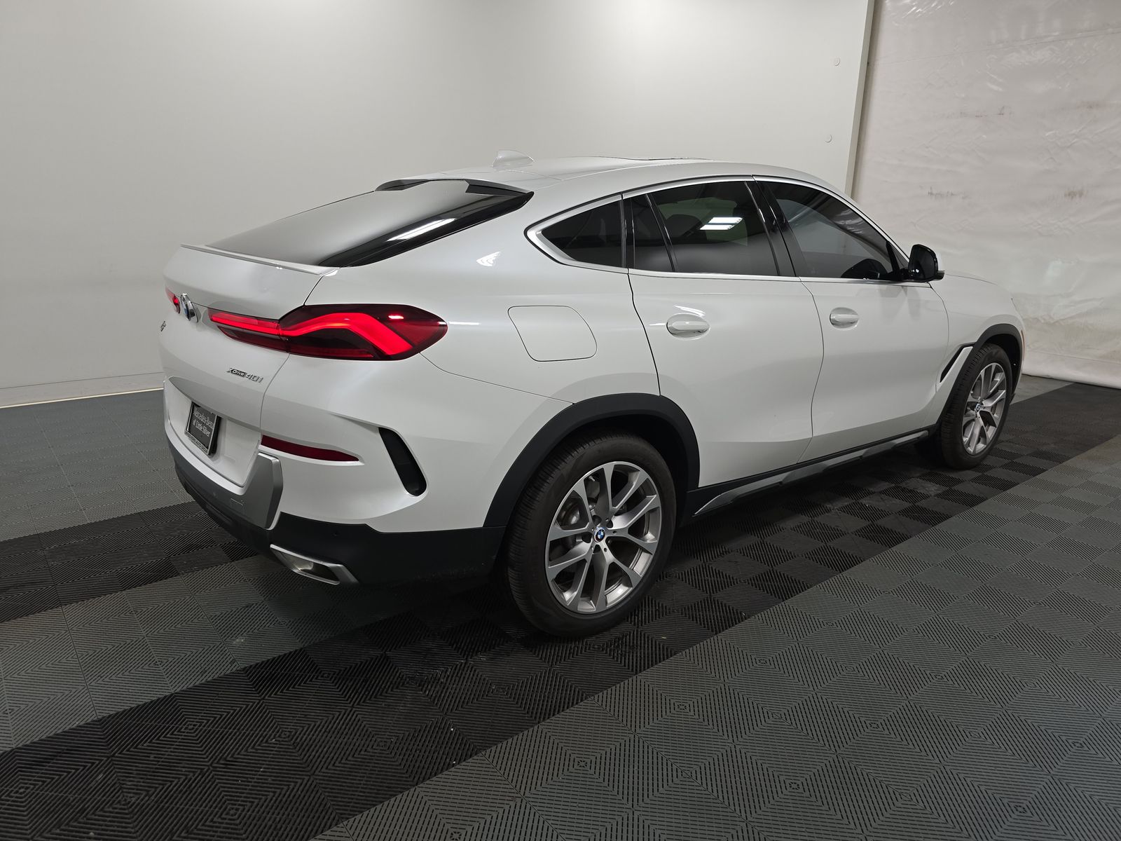 2023 BMW X6 xDrive40i AWD