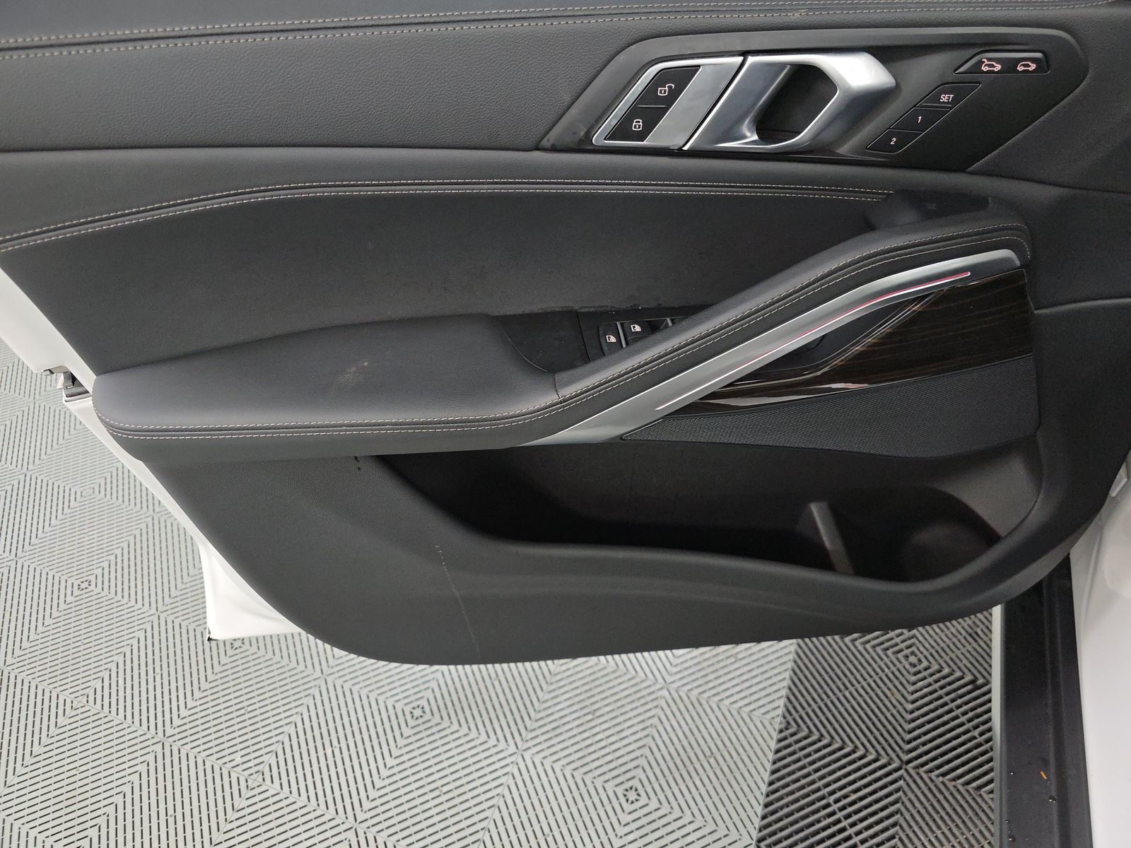 2023 BMW X6 xDrive40i AWD