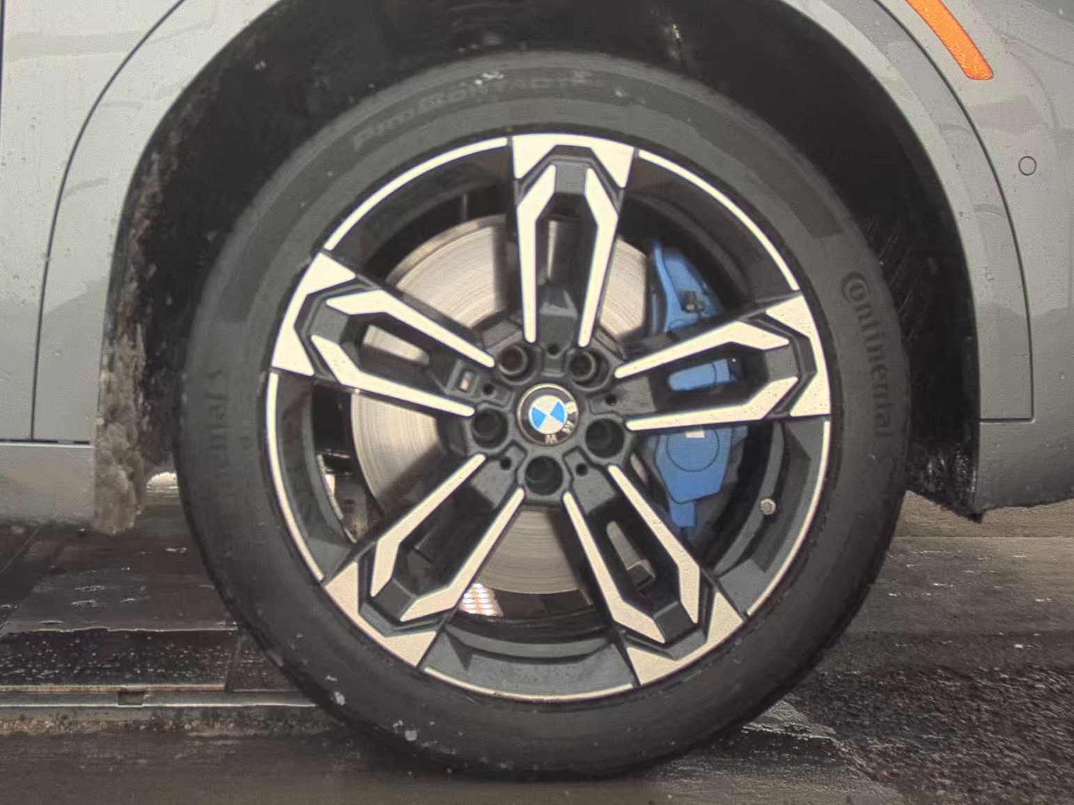 2025 BMW X2 xDrive28i AWD