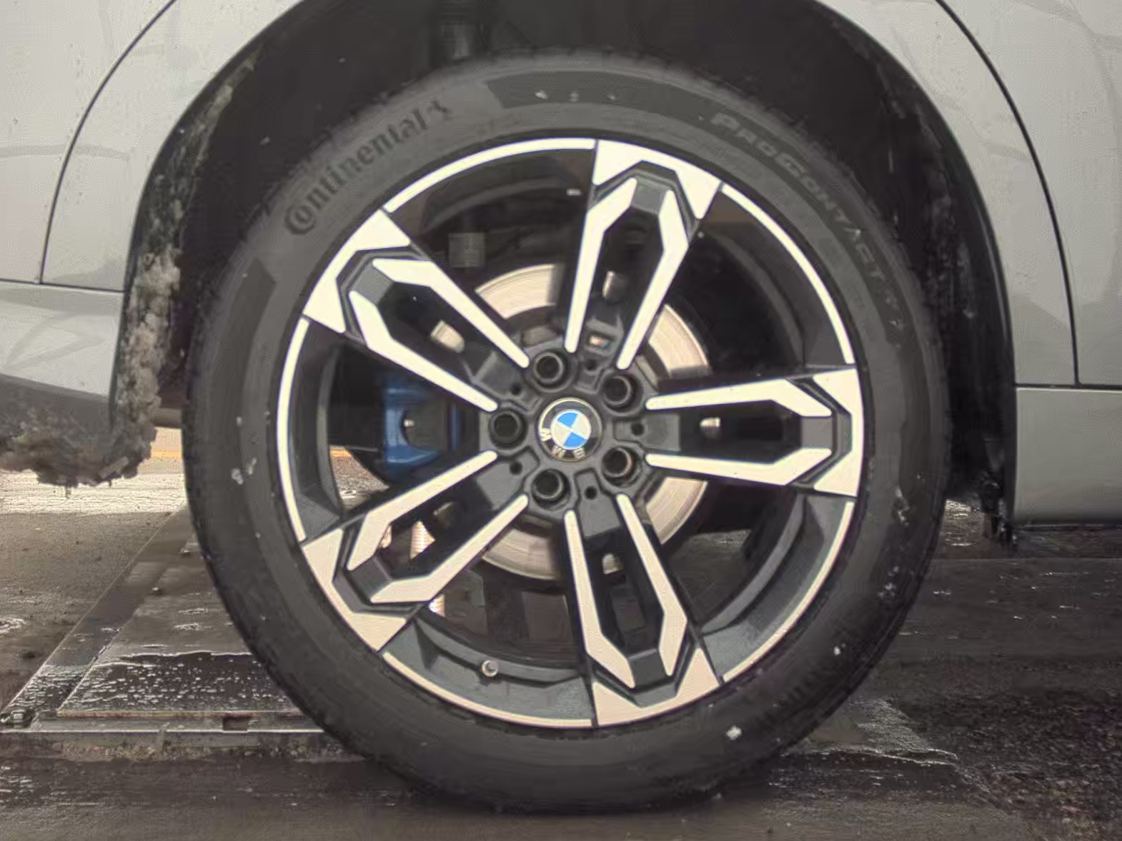 2025 BMW X2 xDrive28i AWD