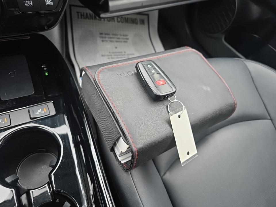 2021 Toyota Prius Limited FWD