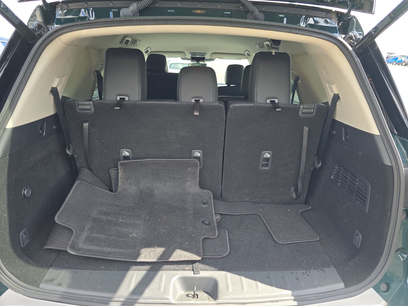 2025 Nissan Pathfinder SL FWD