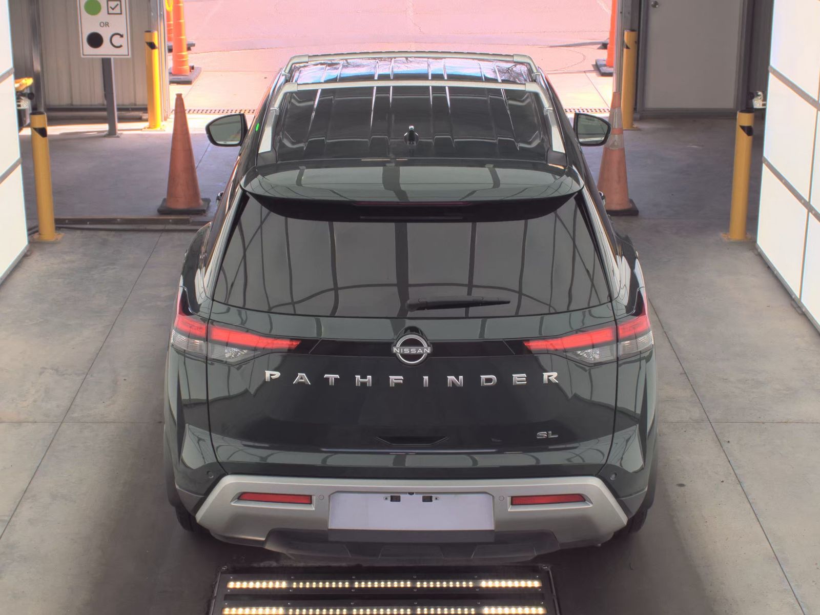 2025 Nissan Pathfinder SL FWD