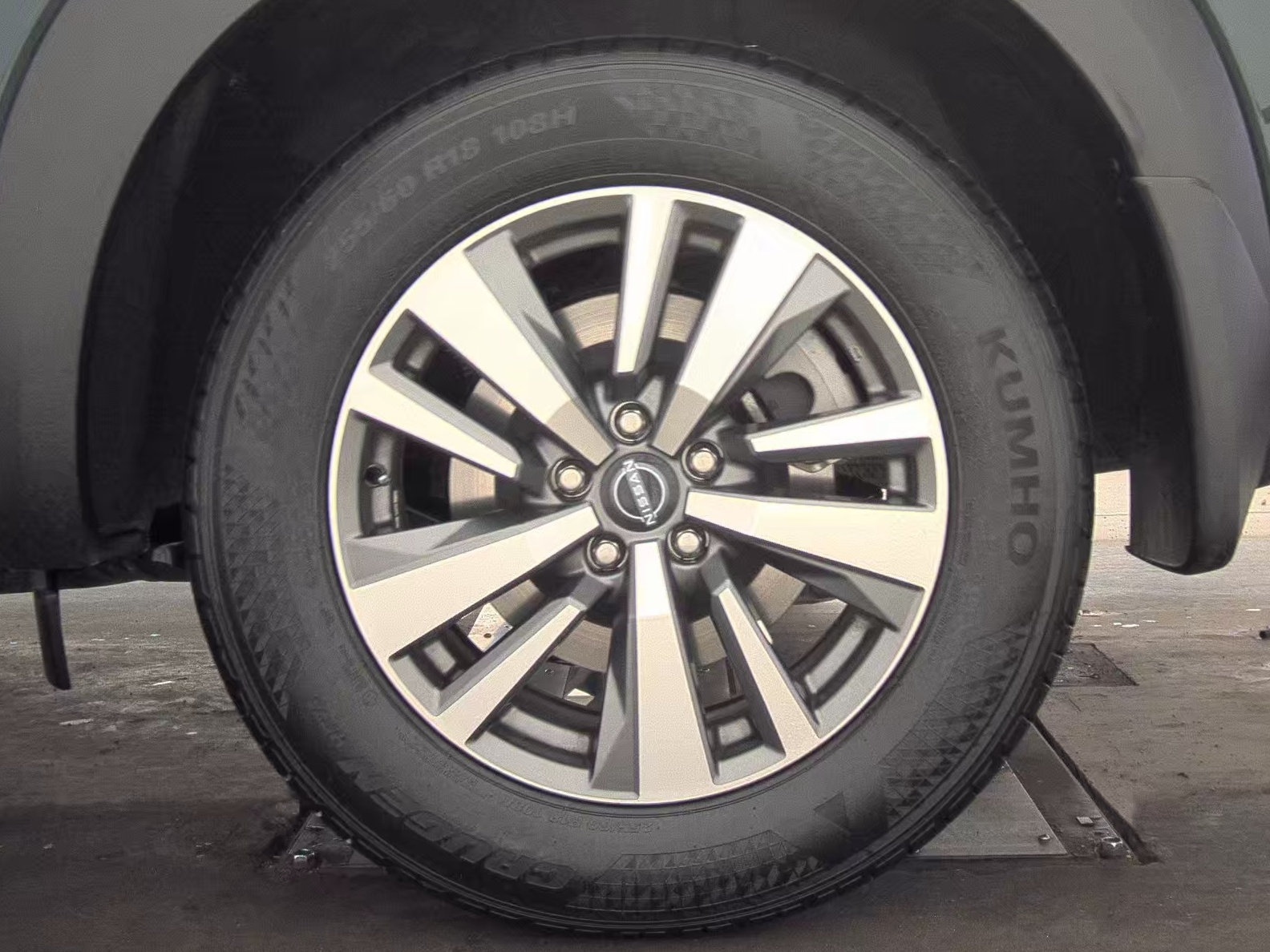 2025 Nissan Pathfinder SL FWD