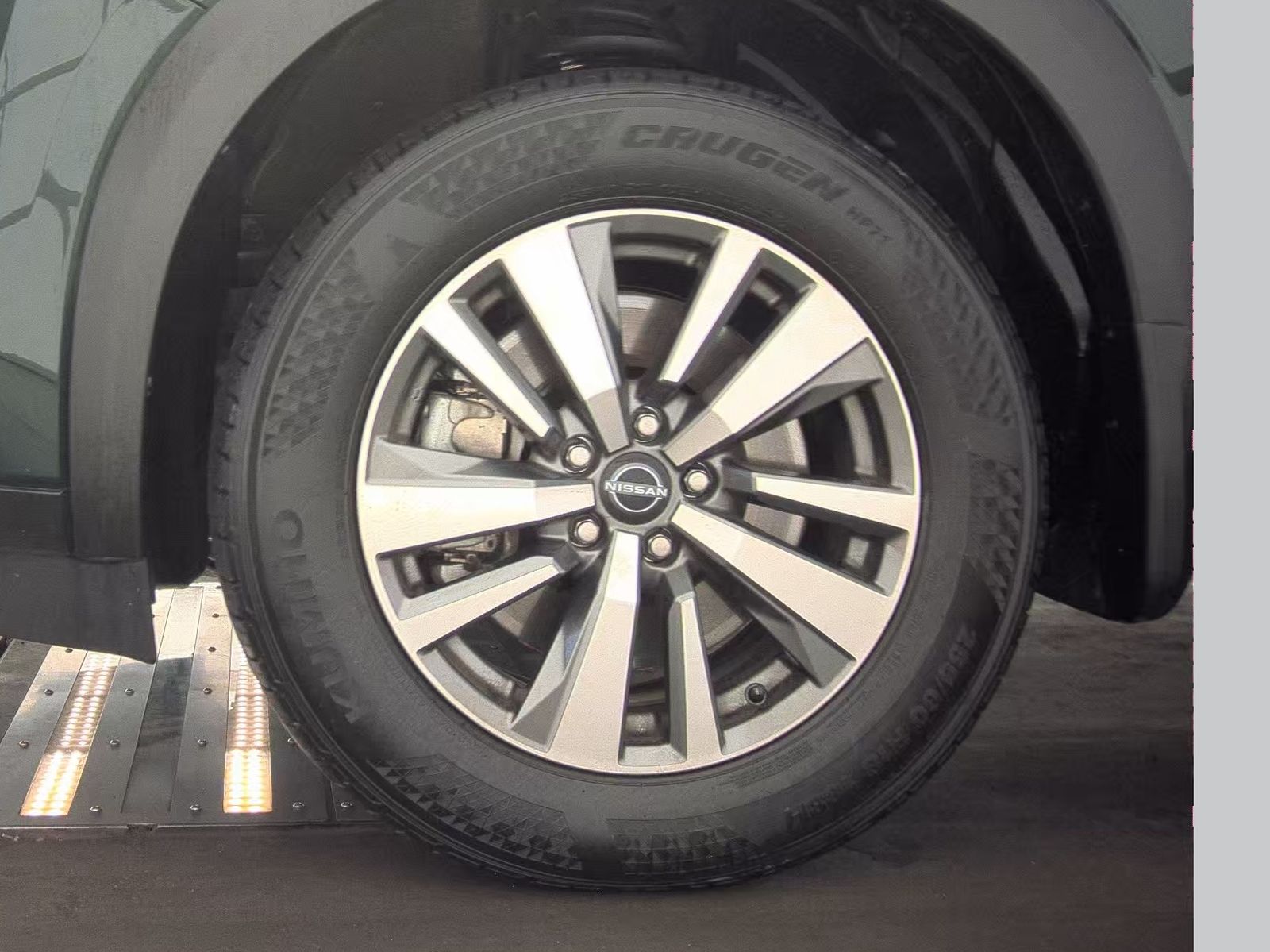 2025 Nissan Pathfinder SL FWD