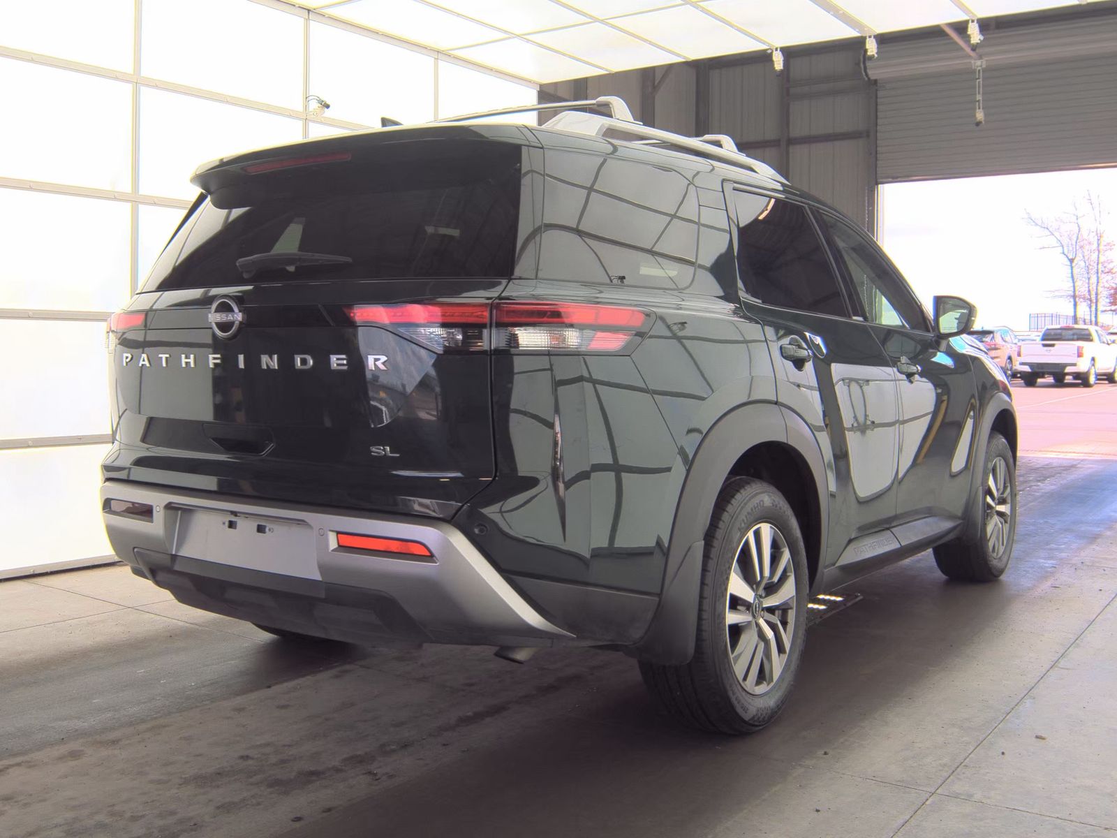 2025 Nissan Pathfinder SL FWD