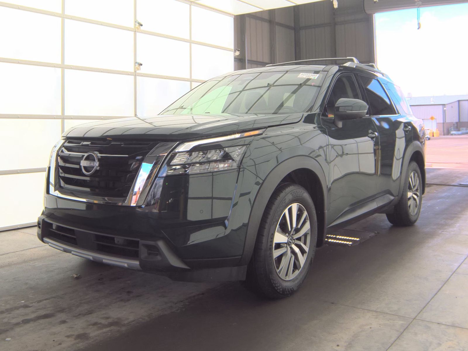 2025 Nissan Pathfinder SL FWD