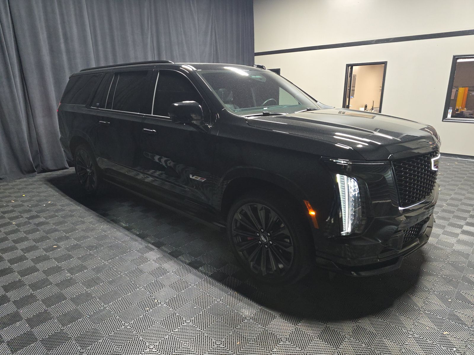 2025 Cadillac Escalade ESV V-Series AWD