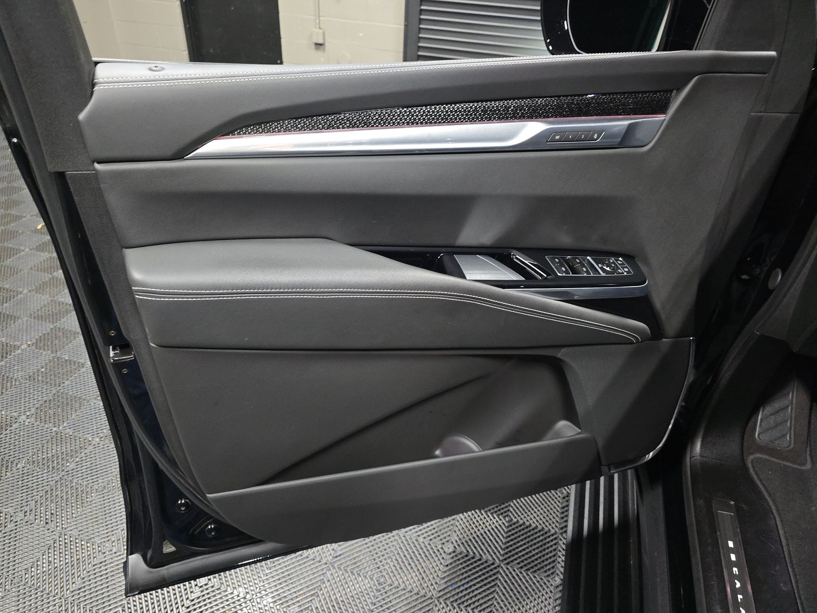 2025 Cadillac Escalade ESV V-Series AWD