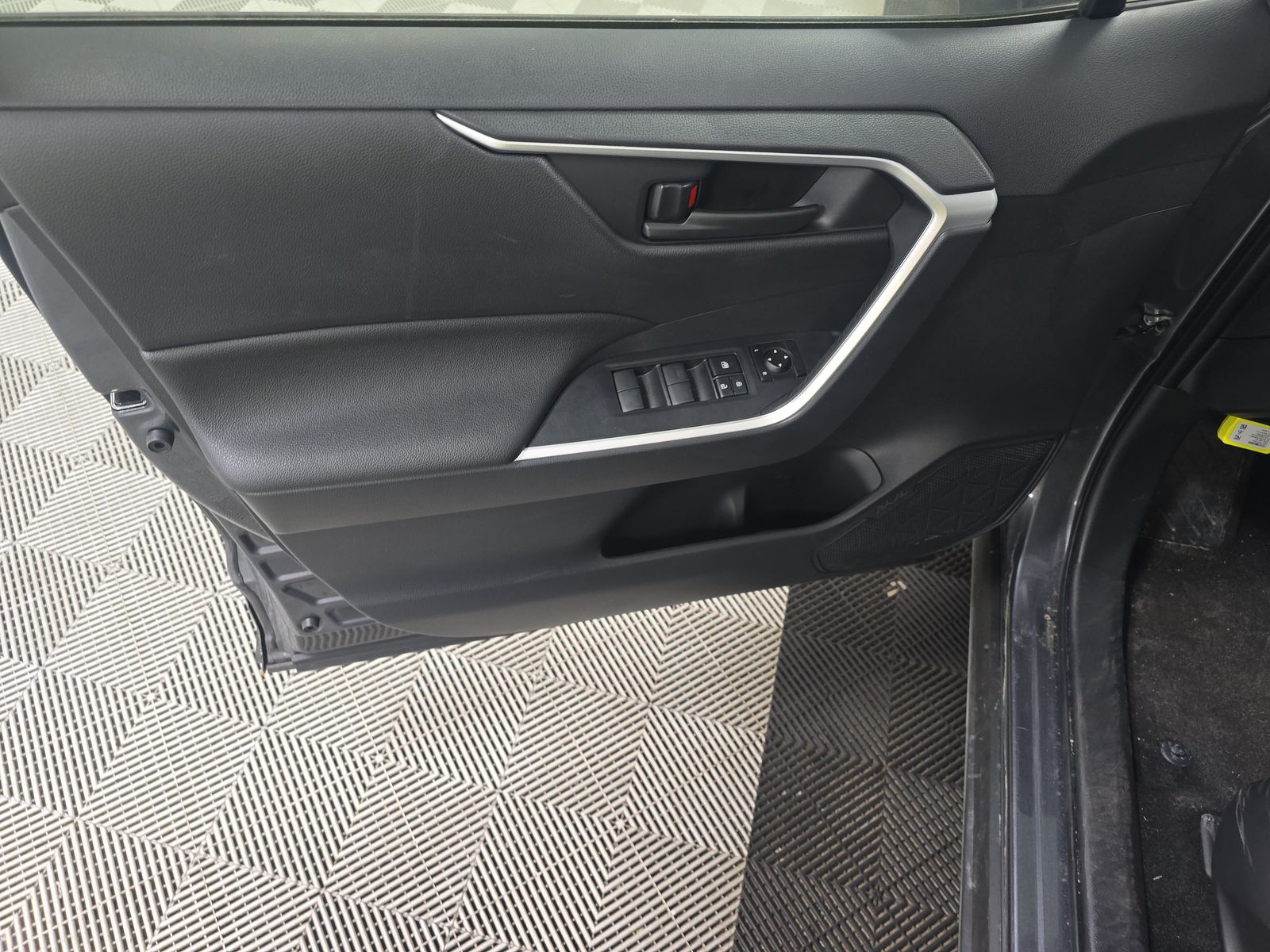 2025 Toyota RAV4 Hybrid LE AWD