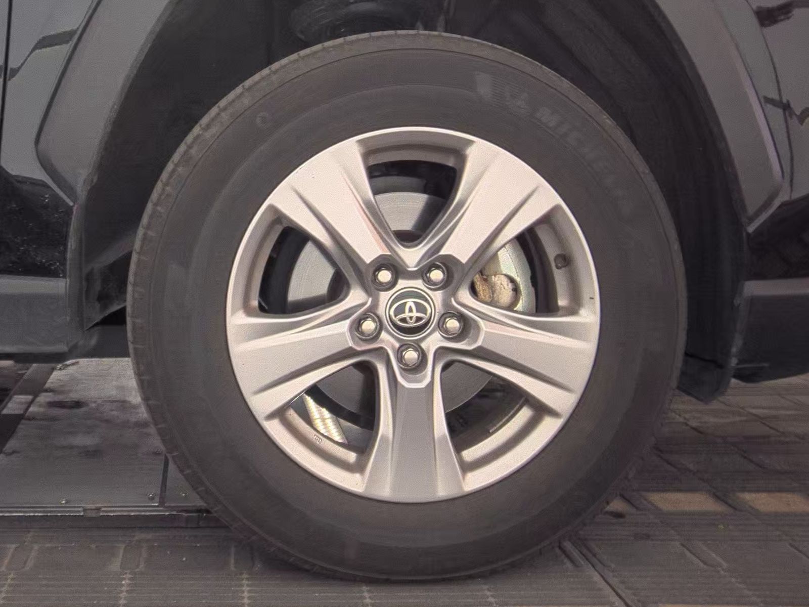 2025 Toyota RAV4 Hybrid XLE AWD