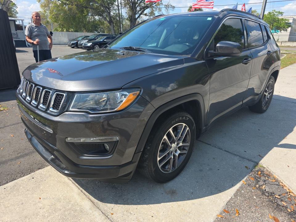JEEP LATITUDE - 1