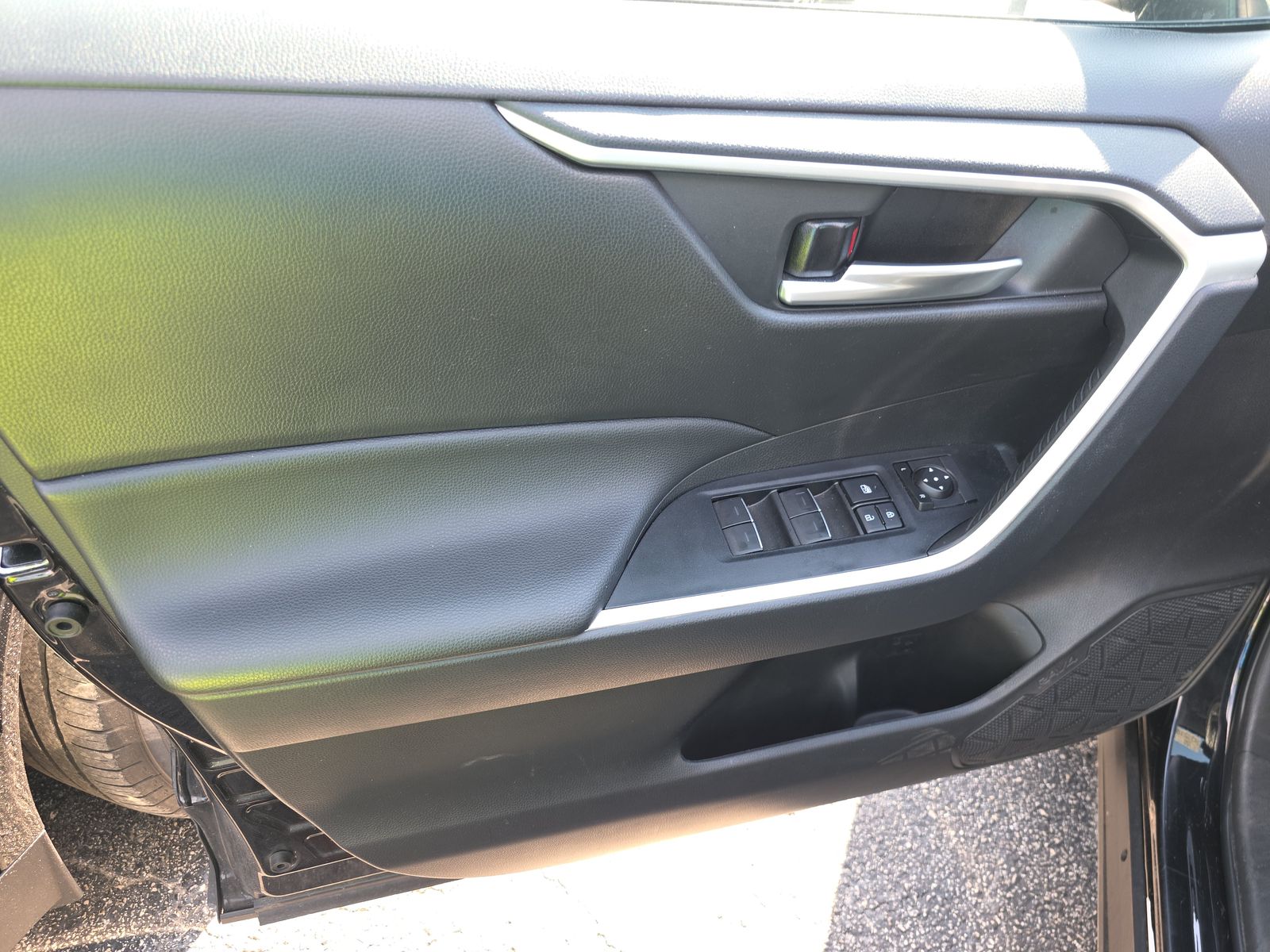 2025 Toyota RAV4 Hybrid XLE AWD