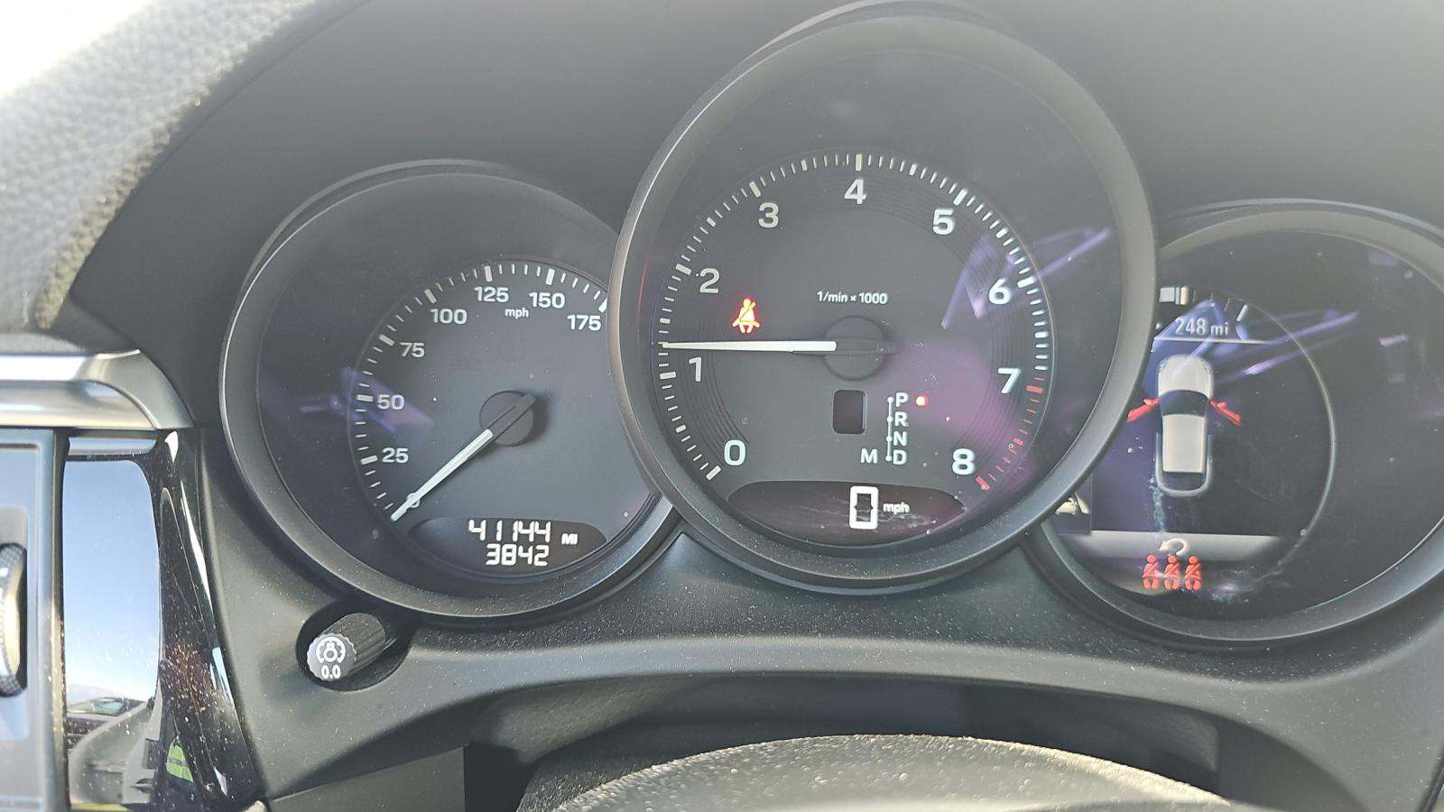 2022 Porsche Macan Base AWD