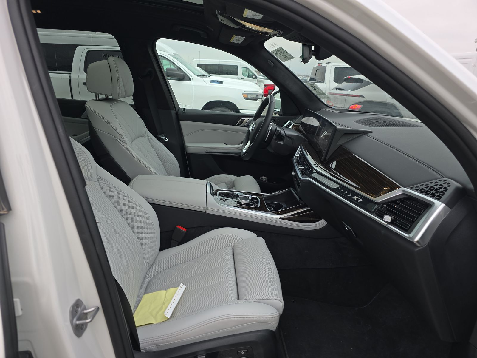 2025 BMW X7 xDrive40i AWD