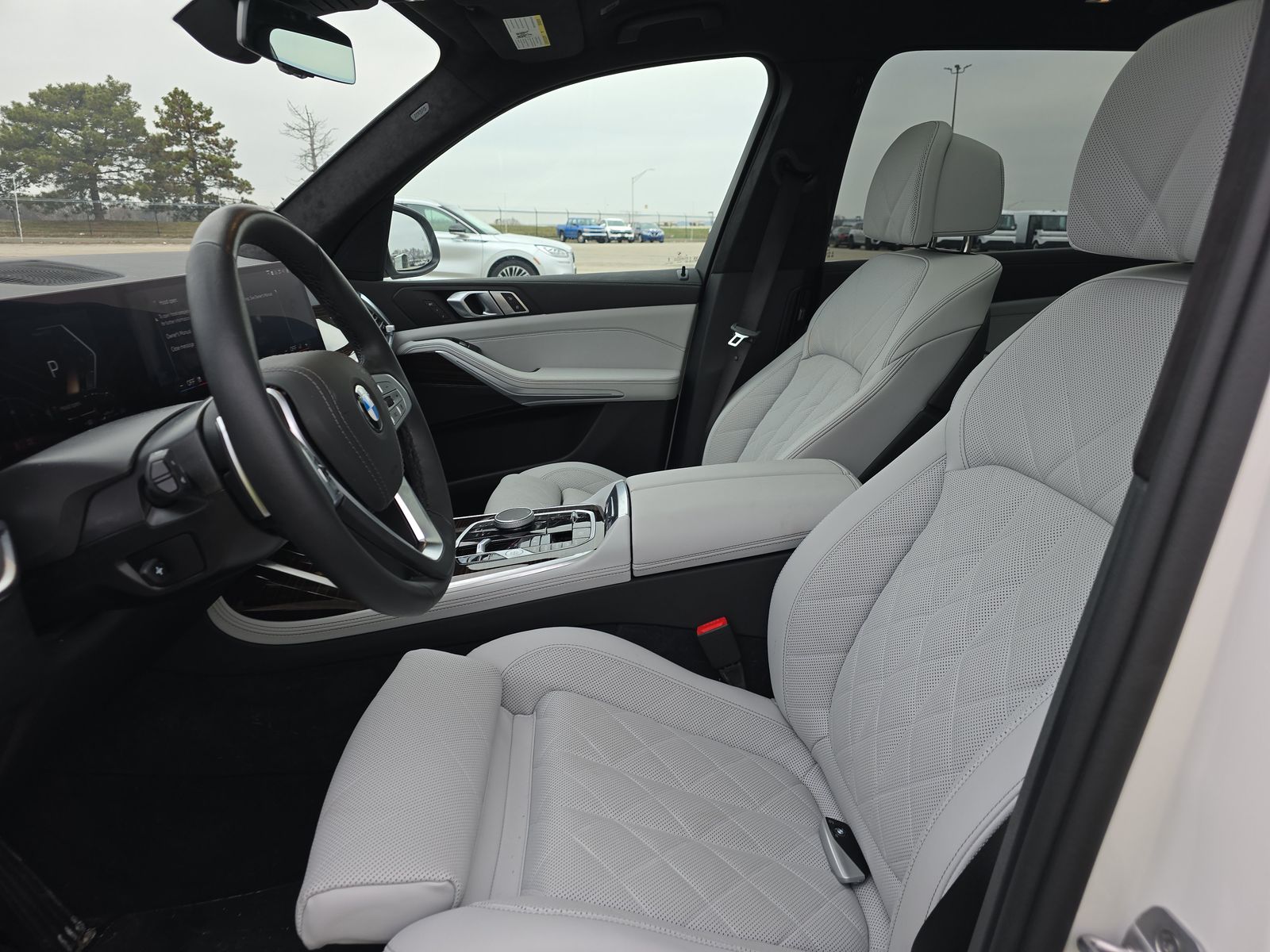 2025 BMW X7 xDrive40i AWD