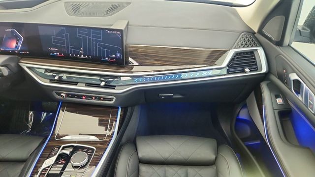 2026 BMW X7 xDrive40i AWD