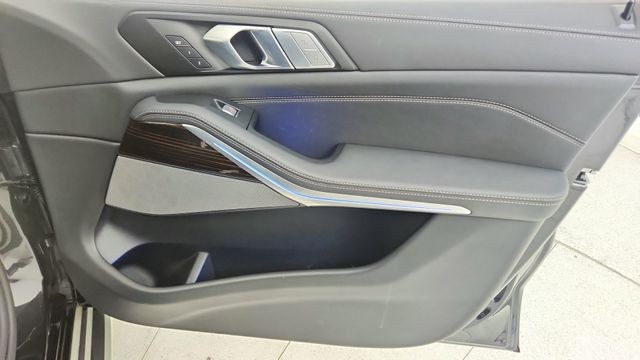 2026 BMW X7 xDrive40i AWD