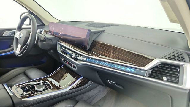 2026 BMW X7 xDrive40i AWD