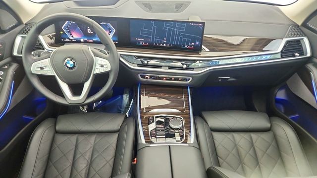 2026 BMW X7 xDrive40i AWD
