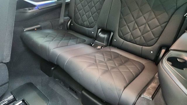 2026 BMW X7 xDrive40i AWD