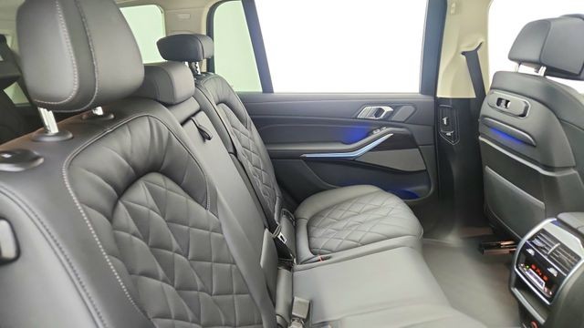 2026 BMW X7 xDrive40i AWD